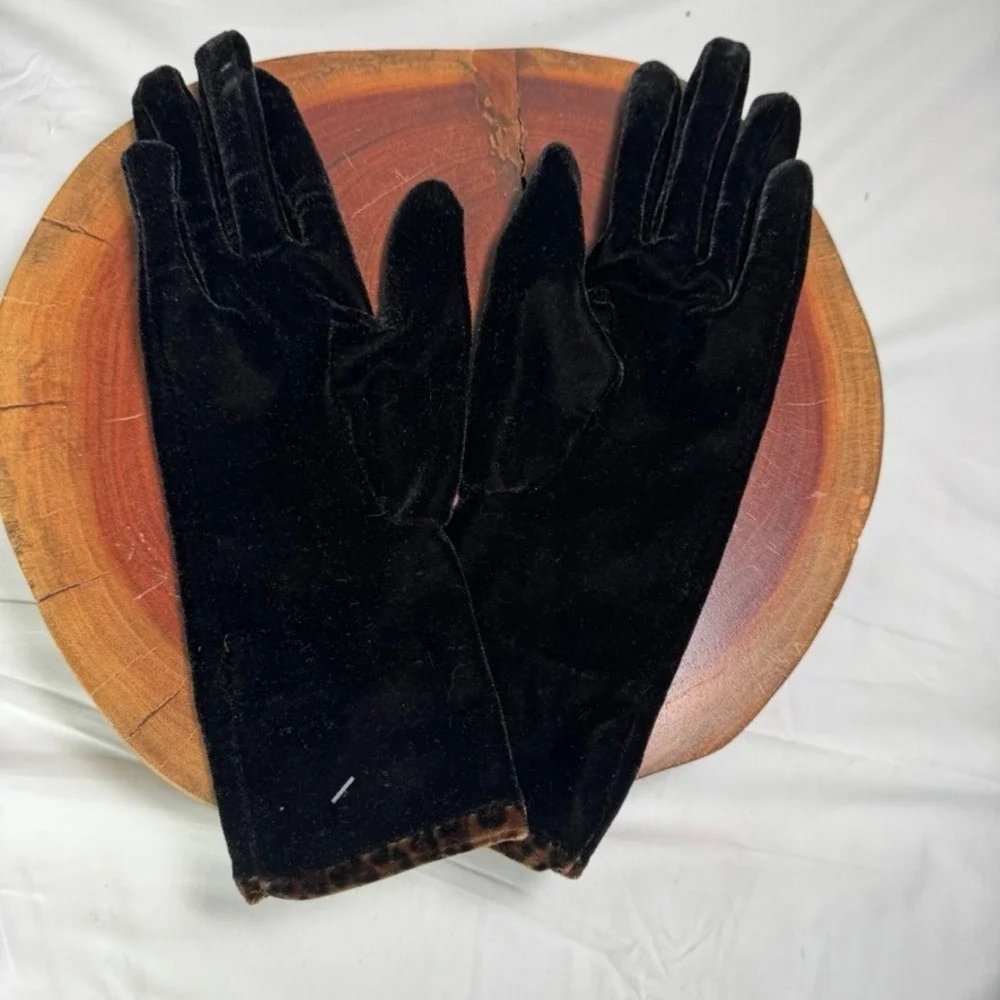 Vintage Black Velvet Evening Gloves Leopard Print Trim Mid Length Formal Glamour